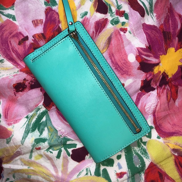 Kate Spade Wallet - Picture 2 of 3